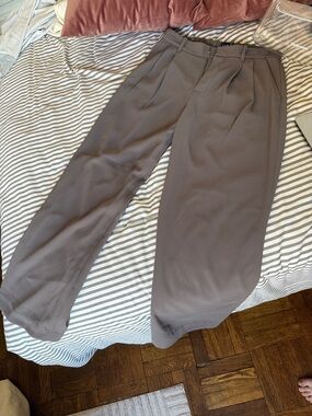 Gap Pleated Dress Pants in brown grey
